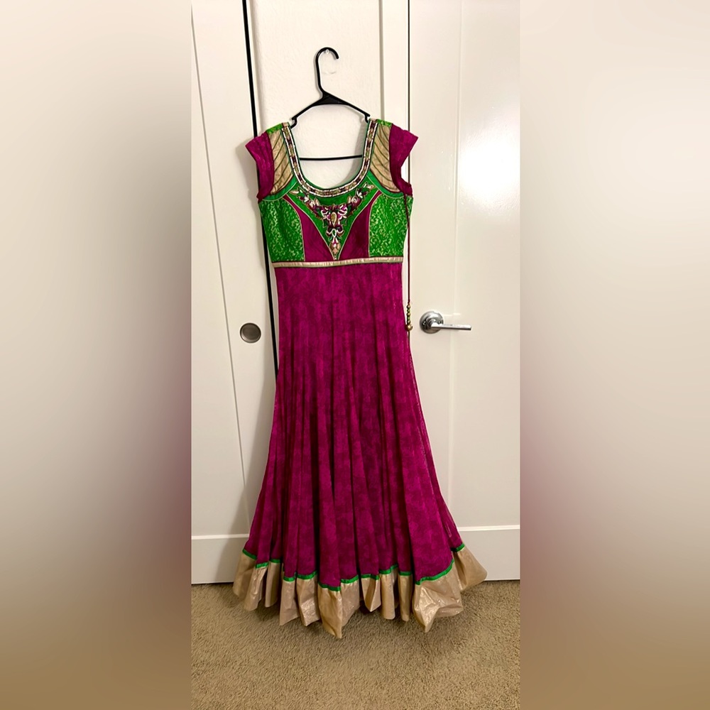Womans Indian Anarkali / Indian Long Dress Size 6. Back Zip Closure,Padded Front